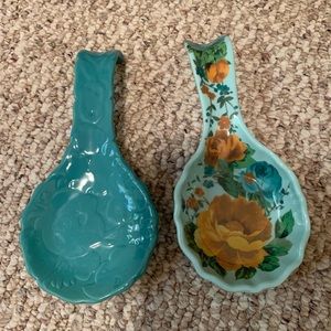 The Pioneer Woman spoon rests